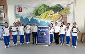 集团董事长郝志明受邀在良乡二中艺术节举办民歌学术讲座
